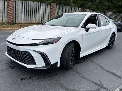 New 2026 Toyota Camry SE FWD image 7