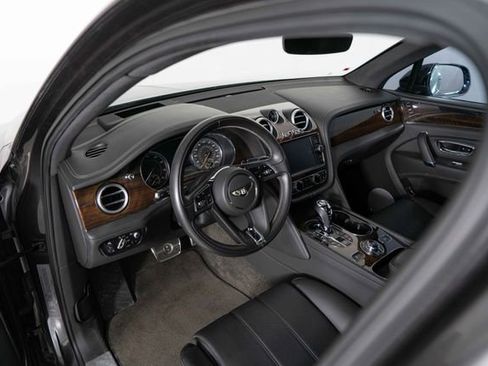 Used 2018 Bentley Bentayga AWD/4WD image 21