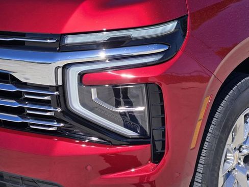 New 2025 Chevrolet Suburban Premier w/ Sun And Tow Package AWD/4WD image 6