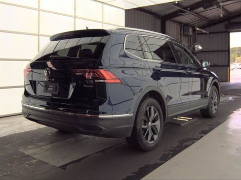 Used 2022 Volkswagen Tiguan SE AWD/4WD image 9