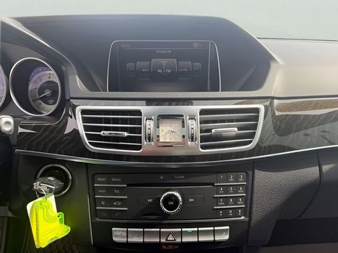 Used 2016 Mercedes-Benz E 350 4MATIC Sedan image 16