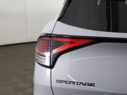 Used 2025 Kia Sportage X-Line AWD/4WD image 15
