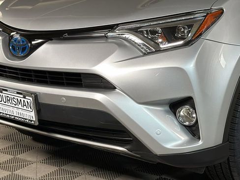 Used 2016 Toyota RAV4 Limited image 3