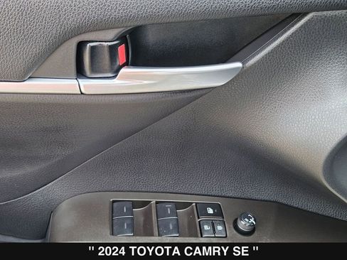 Used 2024 Toyota Camry SE FWD image 15