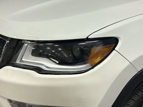 Used 2018 Jeep Compass Limited w/ Navigation Group AWD/4WD image 7