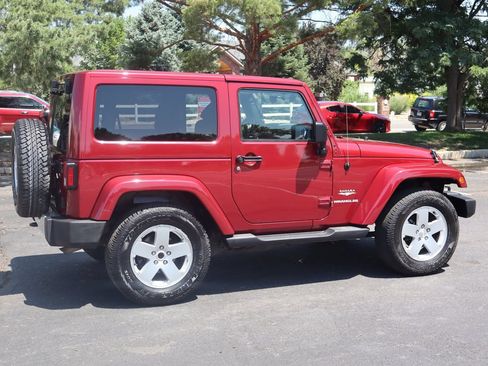 Used 2011 Jeep Wrangler Sahara AWD/4WD image 4