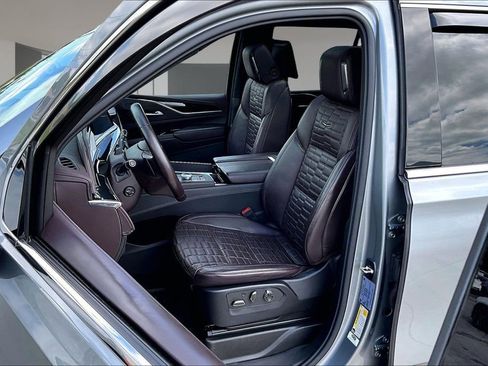 Used 2023 Cadillac Escalade Premium Luxury Platinum w/ LPO, Floor Liner Package AWD/4WD image 25
