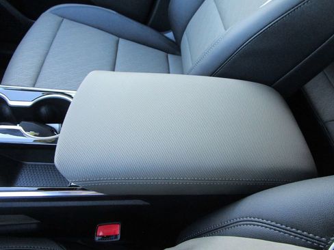 New 2026 Chevrolet Equinox LT w/ Convenience Package II image 35