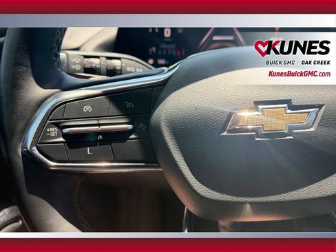 Used 2024 Chevrolet Traverse LT FWD image 17