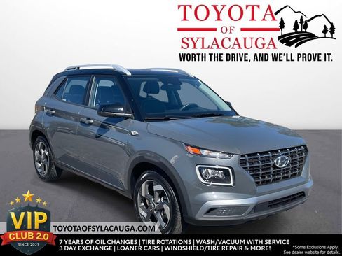 Used 2025 Hyundai Venue Limited image 1