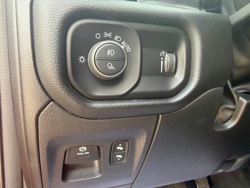 Used 2022 RAM 1500 Big Horn AWD/4WD image 12