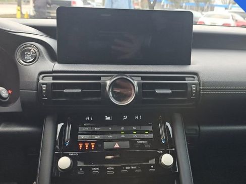 Used 2023 Lexus IS 500 image 6
