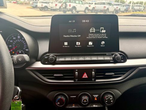 Used 2021 Kia Forte LXS FWD image 14
