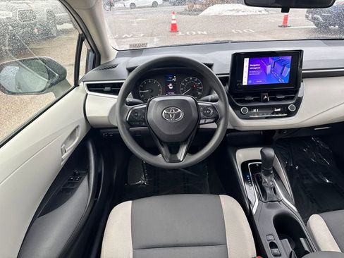 Used 2023 Toyota Corolla LE image 11