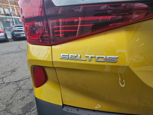 Used 2023 Kia Seltos Nightfall Edition image 36