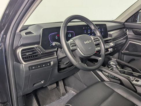 Used 2025 Kia Telluride S FWD image 10