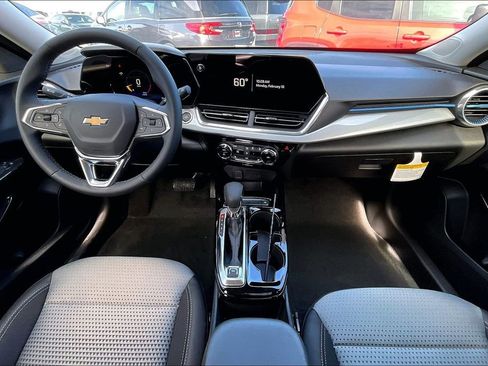 New 2025 Chevrolet Trax LT w/ Driver Confidence Package image 5