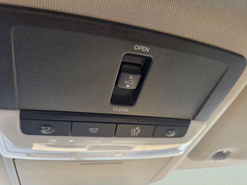 Used 2024 Nissan Sentra SV w/ SV Premium Package FWD image 23