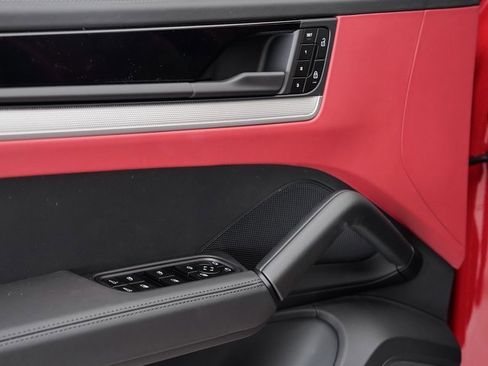 New 2025 Porsche Cayenne S image 8