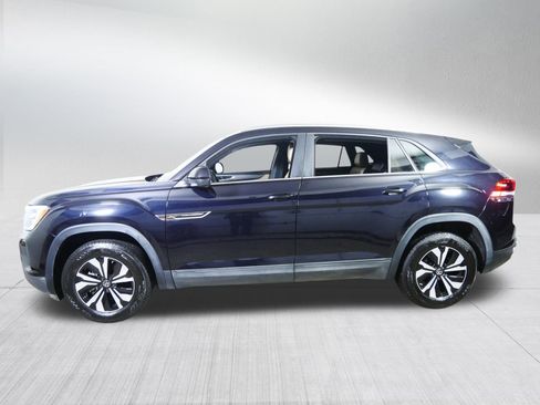 Certified 2025 Volkswagen Atlas Cross Sport SE image 4