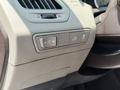 Used 2012 Hyundai Tucson GLS image 14