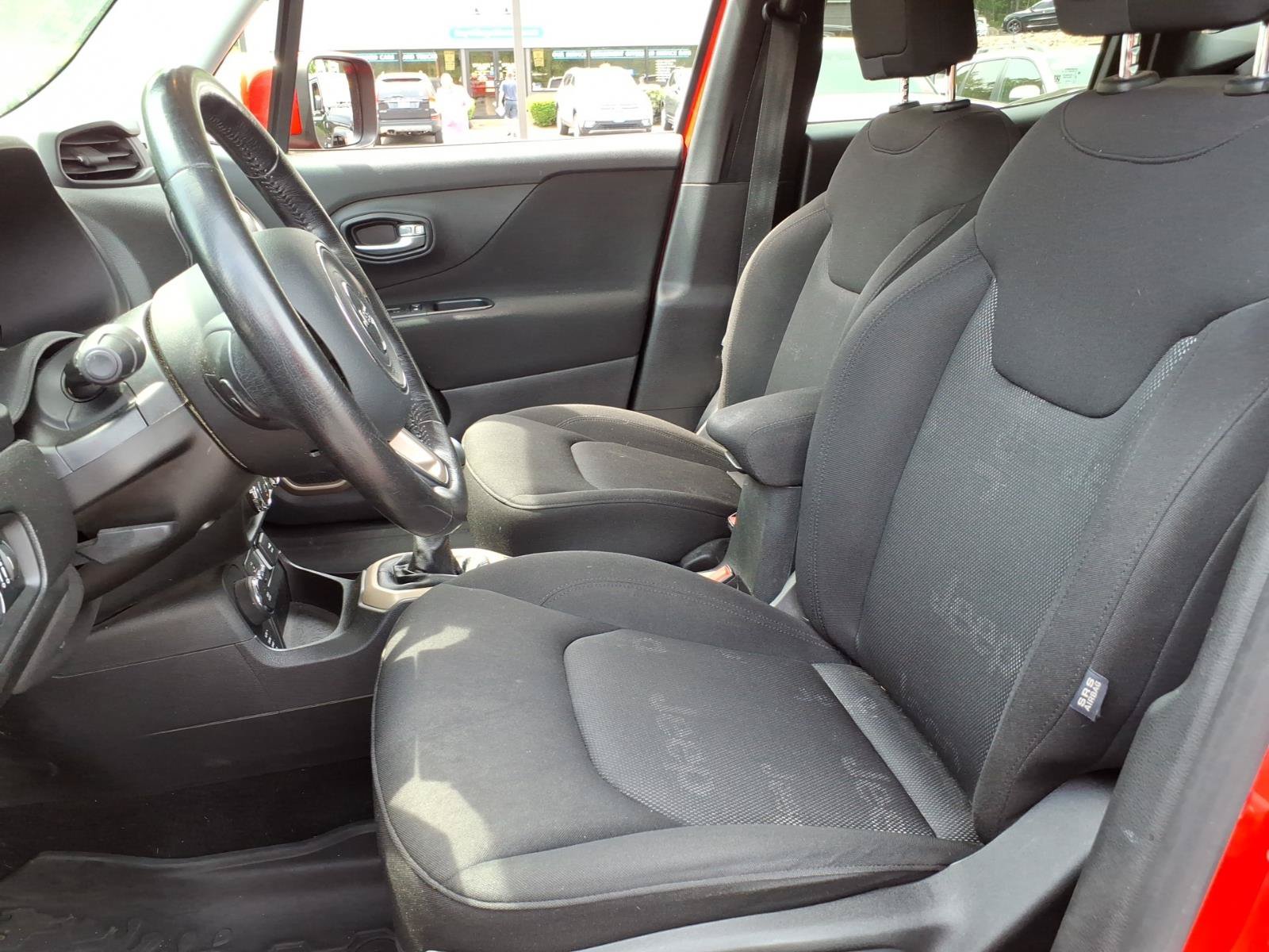 Used 2015 Jeep Renegade Latitude AWD/4WD image 7