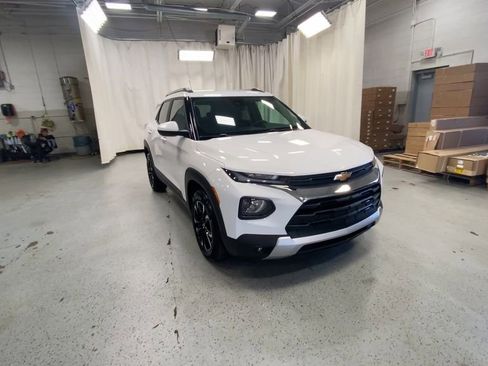 Certified 2023 Chevrolet TrailBlazer LT FWD image 3
