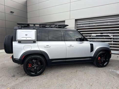 Used 2023 Land Rover Defender 110 X image 7