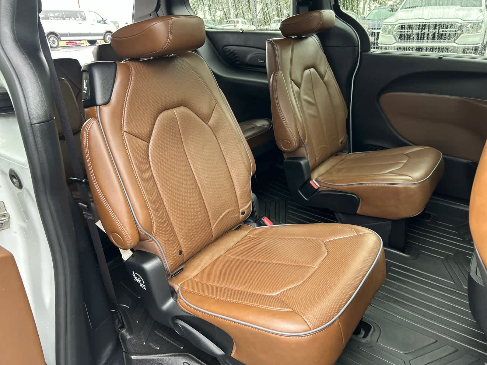 Used 2021 Chrysler Pacifica Limited w/ Premium & Safety Sphere Group AWD/4WD image 28