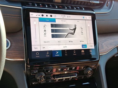 Used 2023 Jeep Grand Cherokee L Summit w/ Advanced Protech Group IV image 17