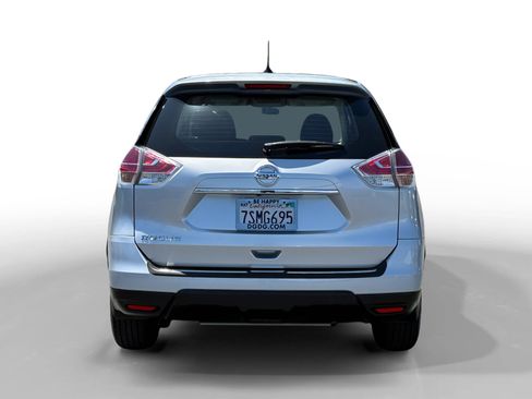 Used 2015 Nissan Rogue S FWD image 4