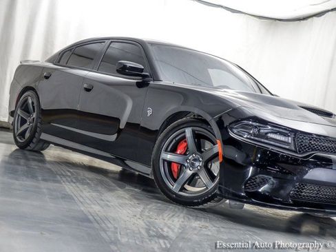 Used 2018 Dodge Charger SRT Hellcat w/ Harman/Kardon Audio Group image 4