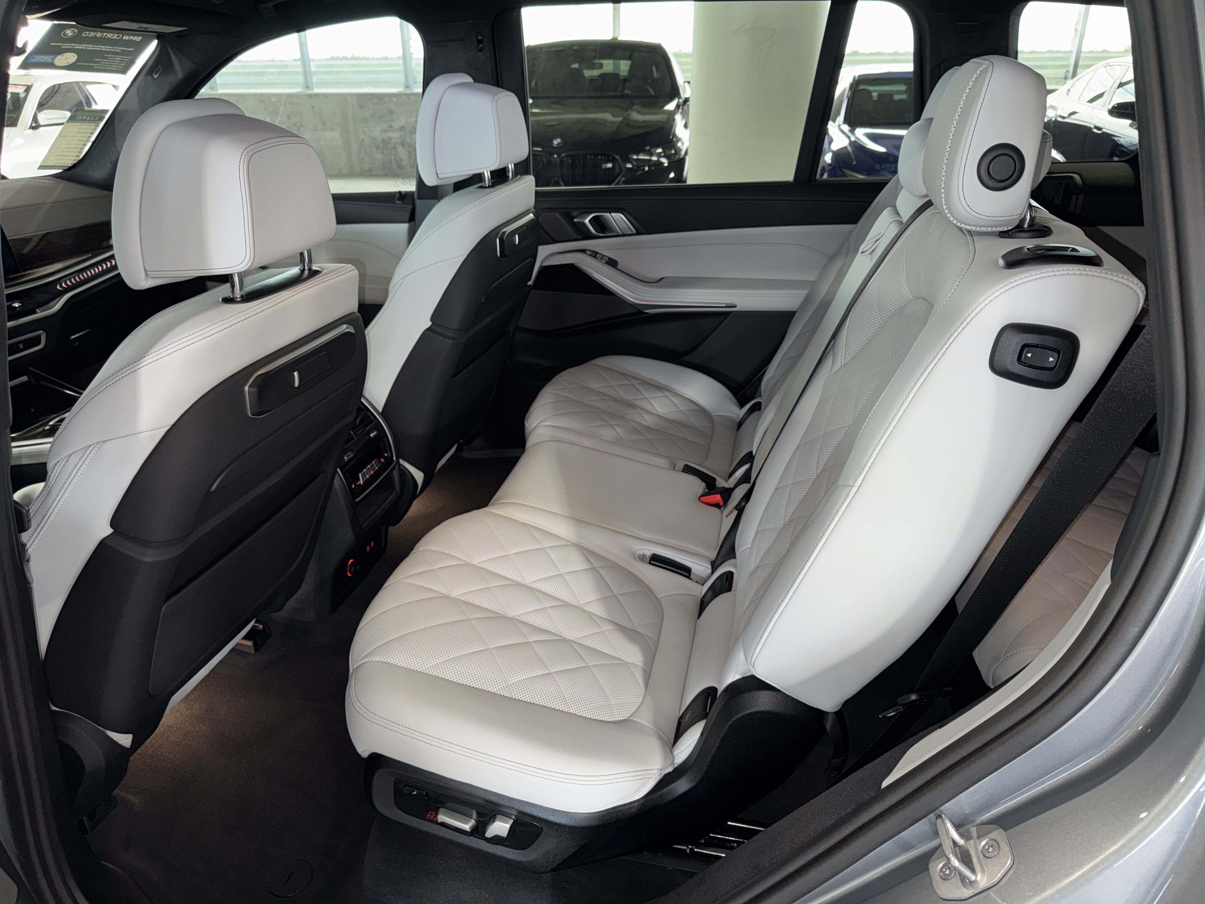 Certified 2025 BMW X7 xDrive40i w/ Executive Package AWD/4WD image 16