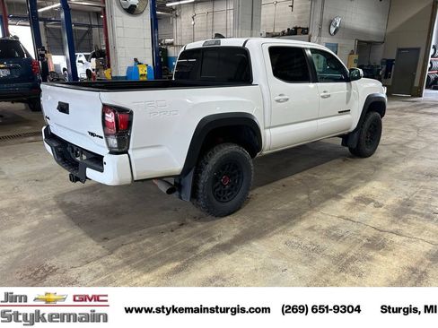 Used 2022 Toyota Tacoma TRD Pro AWD/4WD image 4