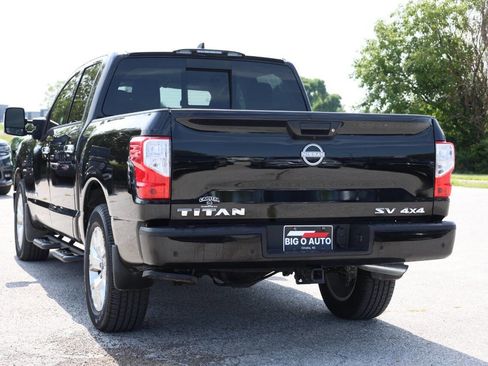 Used 2024 Nissan Titan SV w/ SV Utility Package image 11