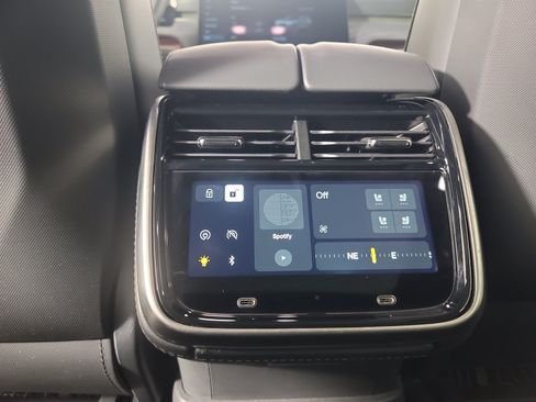 Used 2025 Rivian R1S Adventure AWD/4WD image 30