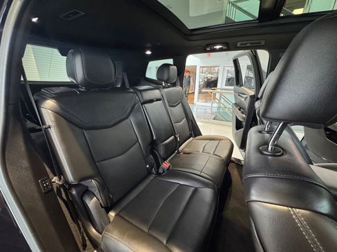 Used 2022 Cadillac XT6 Premium Luxury image 30