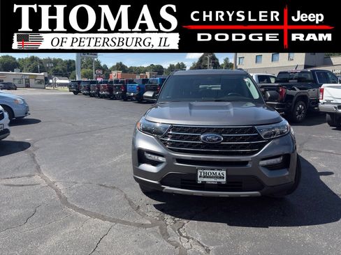 Used 2022 Ford Explorer XLT w/ Equipment Group 202A AWD/4WD image 2