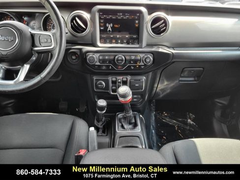 Used 2019 Jeep Wrangler Unlimited Sahara w/ Dual Top Group image 15