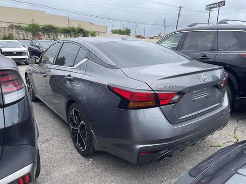 Used 2024 Nissan Altima 2.5 SR w/ SR Premium Package FWD image 3
