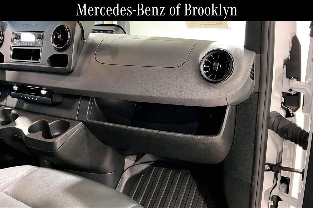 Used 2025 Mercedes-Benz Sprinter 2500 image 18