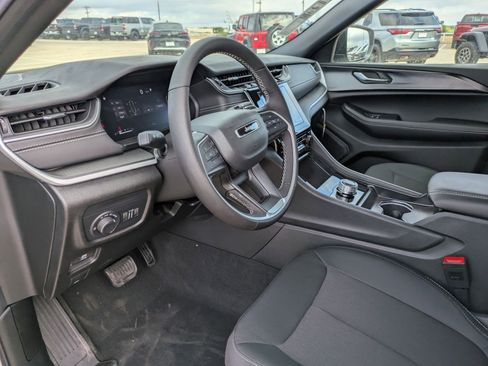 New 2025 Jeep Grand Cherokee L Laredo w/ Luxury Tech Group I RWD image 9