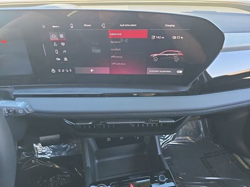 Used 2025 Audi Q6 e-tron Premium Plus w/ Premium Plus image 23
