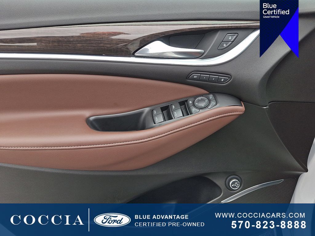 Used 2021 Buick Enclave Avenir w/ Avenir Technology Package AWD/4WD image 12