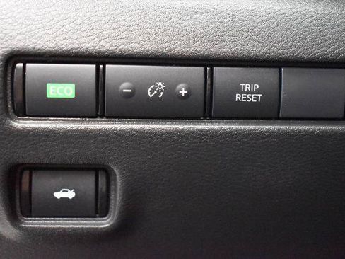 Certified 2023 Nissan Sentra SV FWD image 16