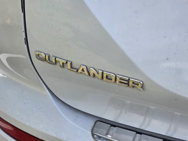 Used 2024 Mitsubishi Outlander SEL FWD image 15