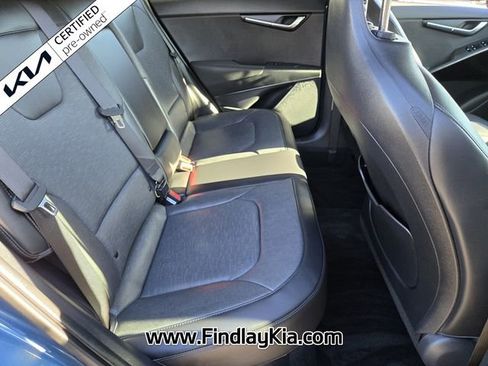 Certified 2025 Kia Niro SX Touring image 18
