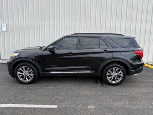 Certified 2023 Ford Explorer XLT image 2