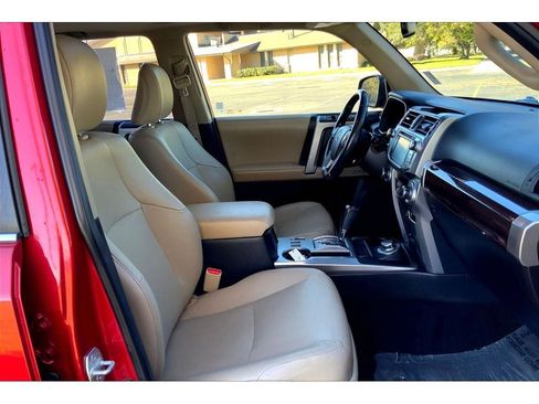 Used 2016 Toyota 4Runner Limited image 8