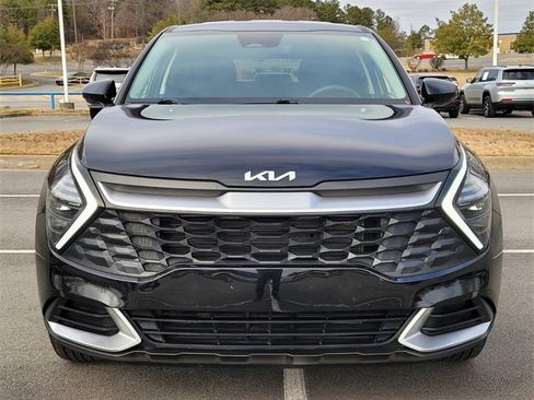 Used 2025 Kia Sportage LX image 5